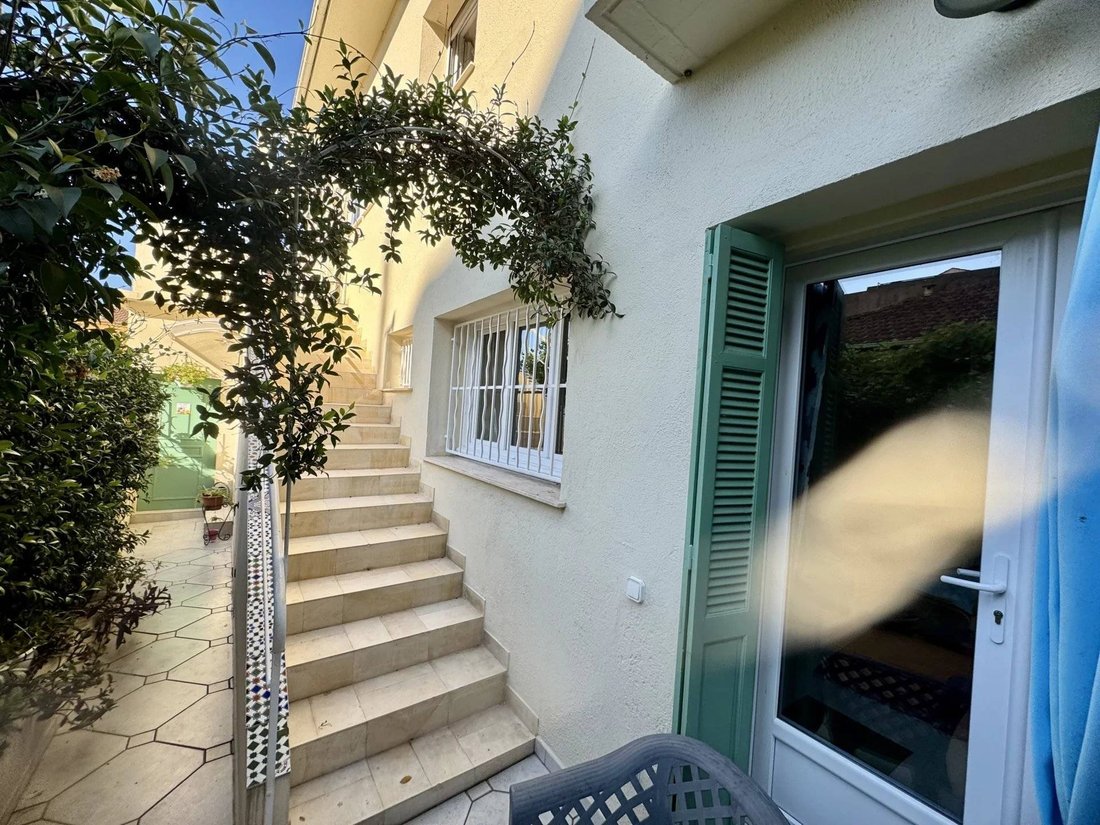 House in Cannes, Provence-Alpes-Côte d'Azur, France 3 - 18358835