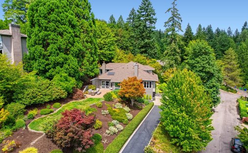 House in Cedar Hills, Oregon, United States 1
