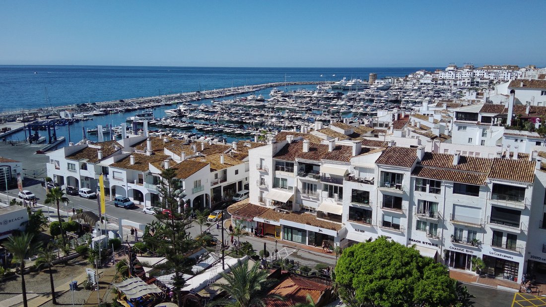 Apartment in Puerto Banus, Marbella, Spain 3 - 18642420