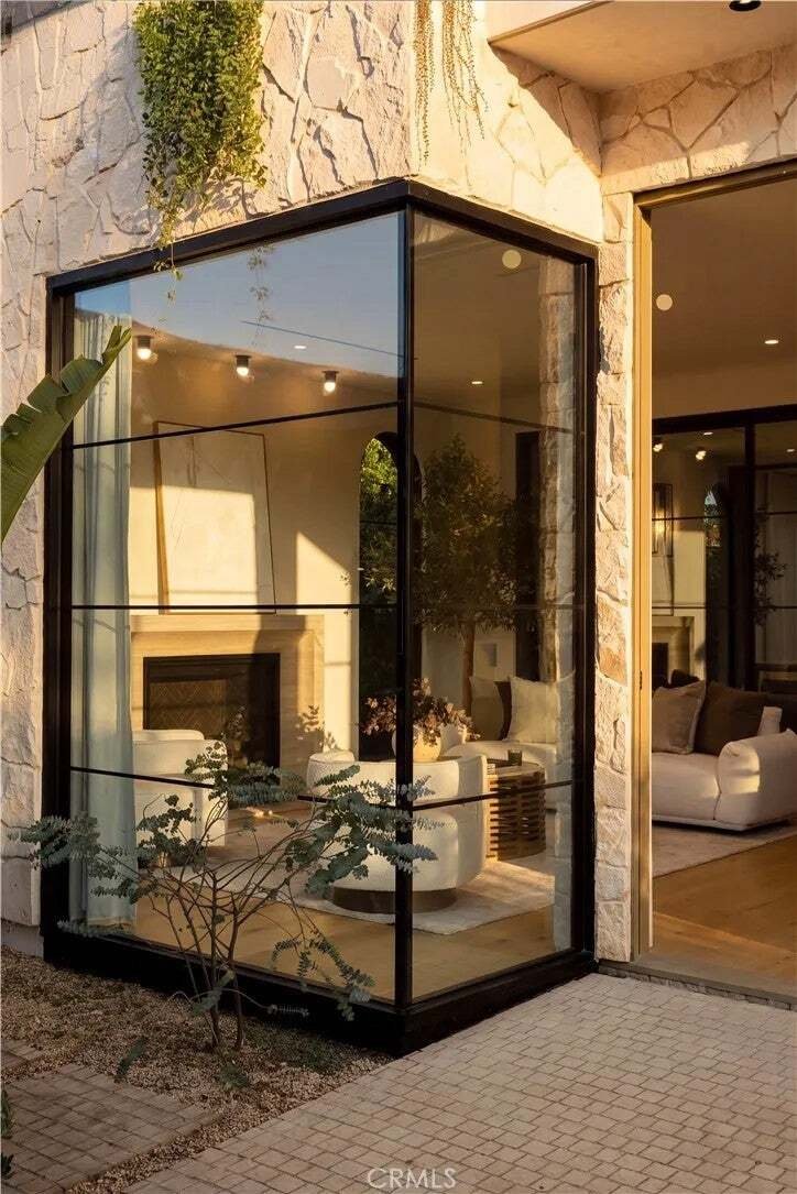House in Los Angeles, California, United States 4 - 18708614