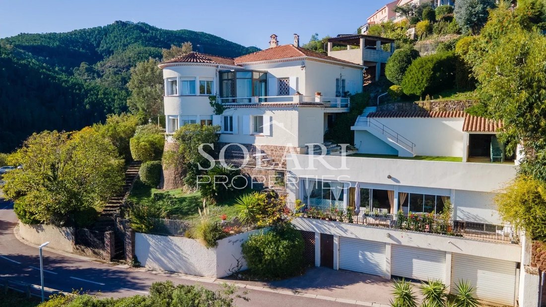 House in Théoule-sur-Mer, Provence-Alpes-Côte d'Azur, France 2 - 16576138