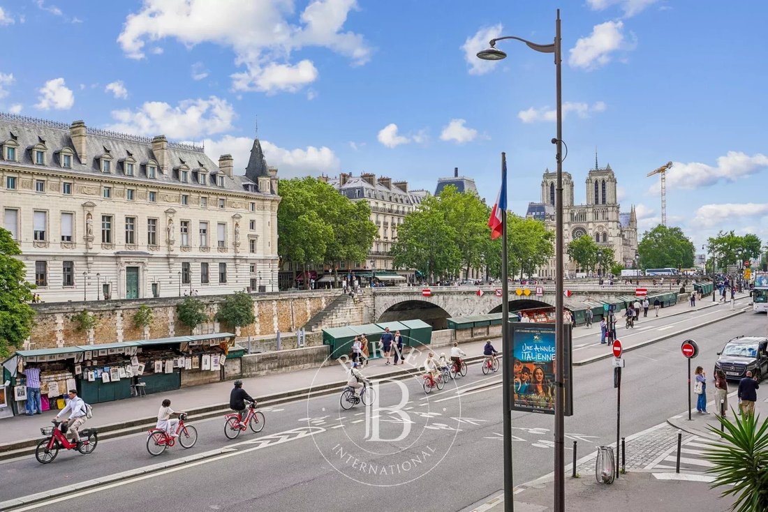 Apartment in Monnaie, Paris 6e Arrondissement, Paris 1 - 18704090