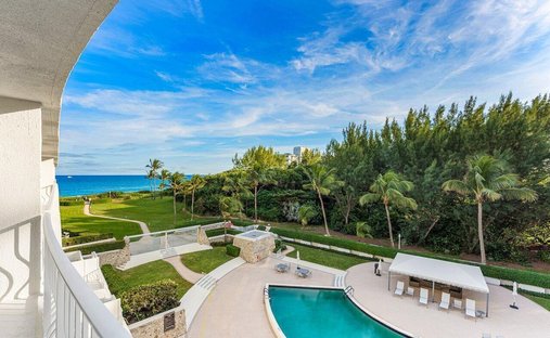 Co Op in Palm Beach, Florida, United States 1