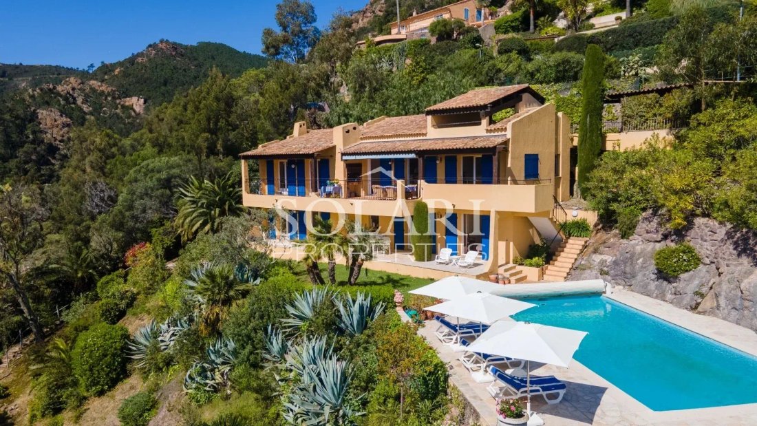Villa in Théoule-sur-Mer, Provence-Alpes-Côte d'Azur, France 3 - 15664129
