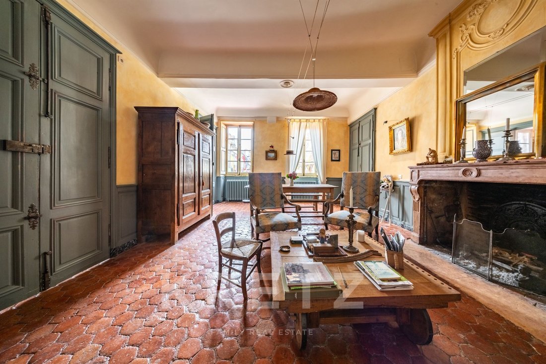 House in Semur-en-Auxois, Bourgogne – Franche-Comté, France 3 - 18707639