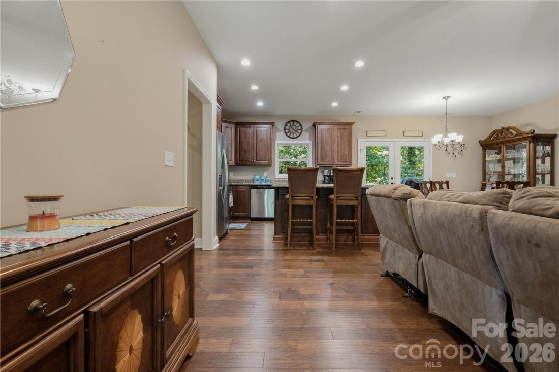 House in Hendersonville, North Carolina, United States 5 - 18713272