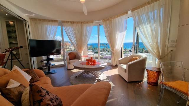 Wohnung in Menton, Provence-Alpes-Côte d'Azur, Frankreich 3 - 16336606