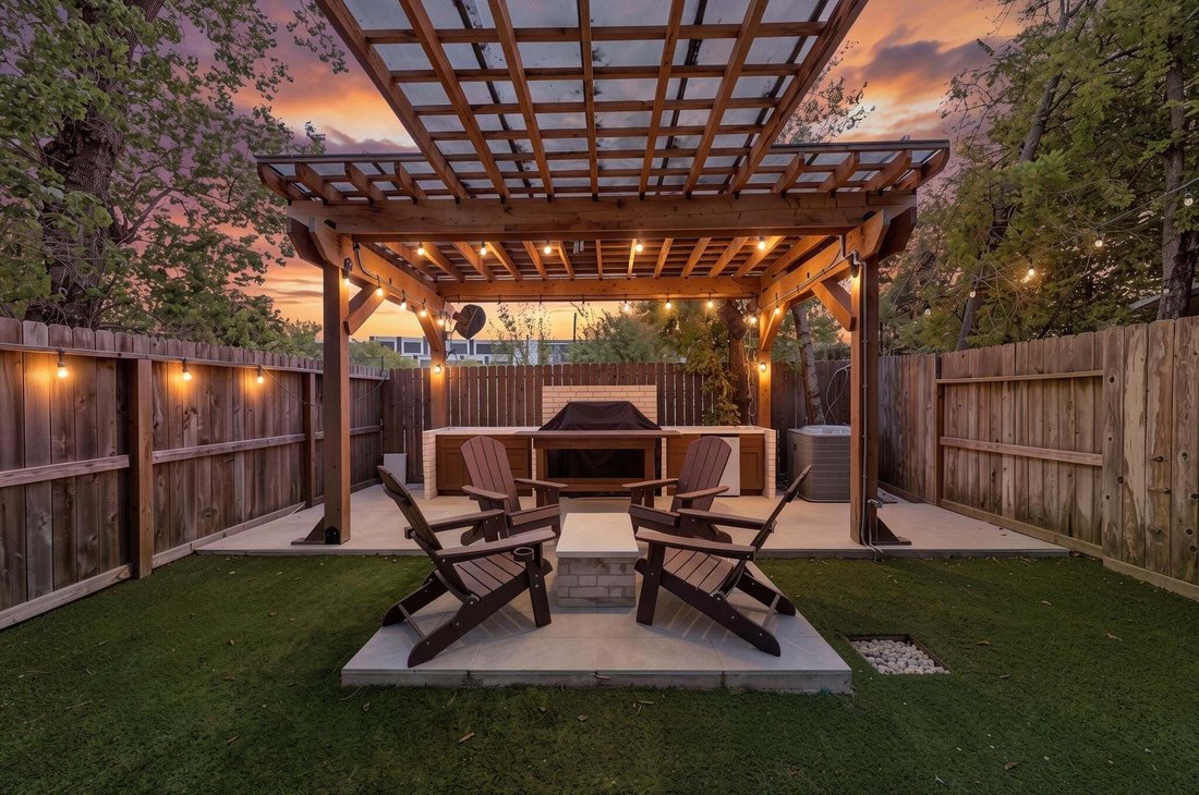 House in Houston, Texas, United States 3 - 18712309