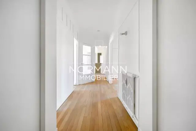 Apartment in Puteaux, Ile-de-France, France 4 - 15869418