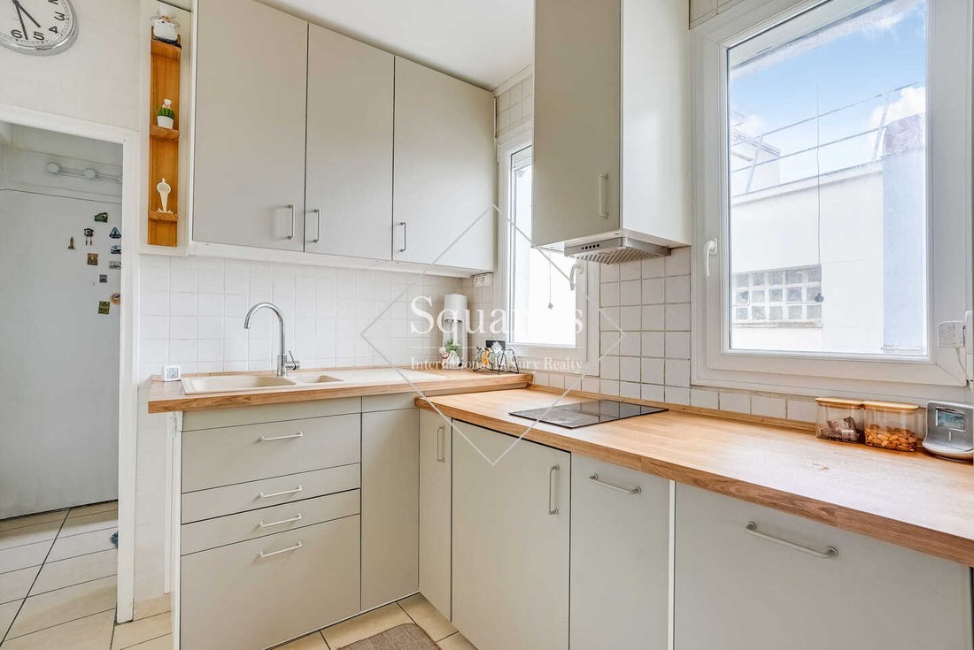 Apartment in Montorgueil-Saint Denis, Paris 2e Arrondissement, Paris 4 - 18714922