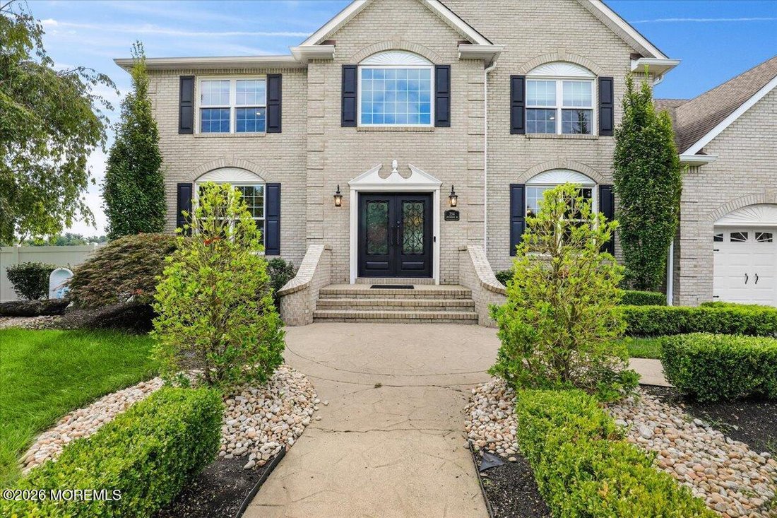 Freehold Township, New Jersey, United States 4 - 18712875
