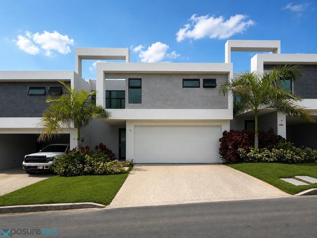 Townhouse in Bayamón, Bayamón, Puerto Rico 2 - 18703314