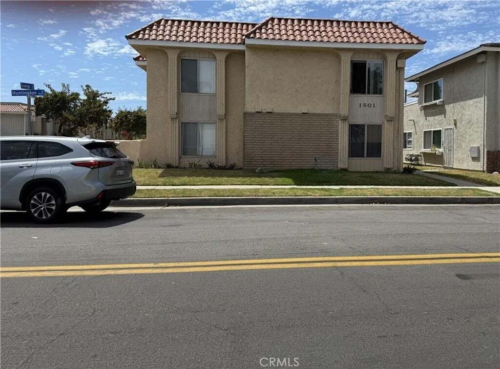 Huntington Beach, California, United States 1 - 18705894