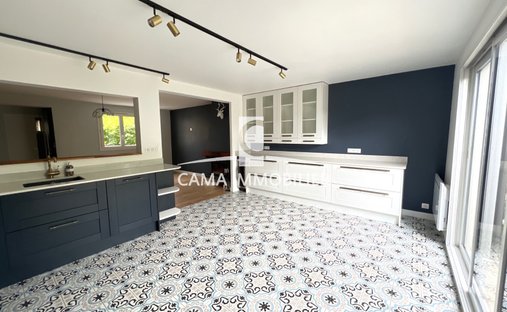 Maison à Bas Buc, Buc, France 1