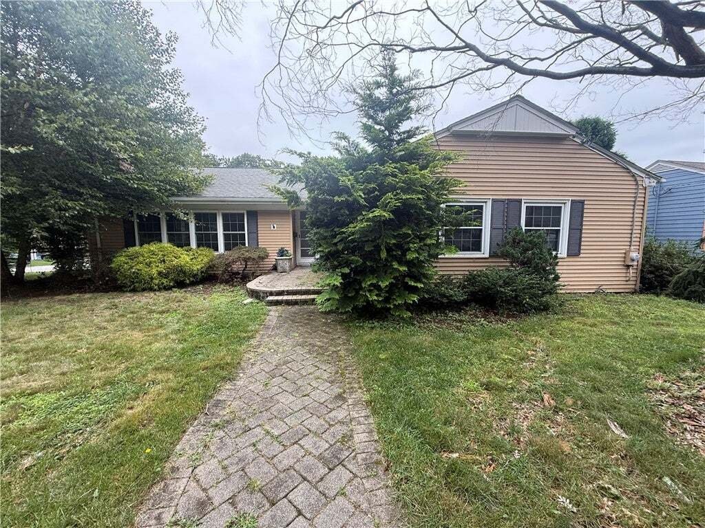 House in Cranston, Rhode Island, United States 1 - 18703339