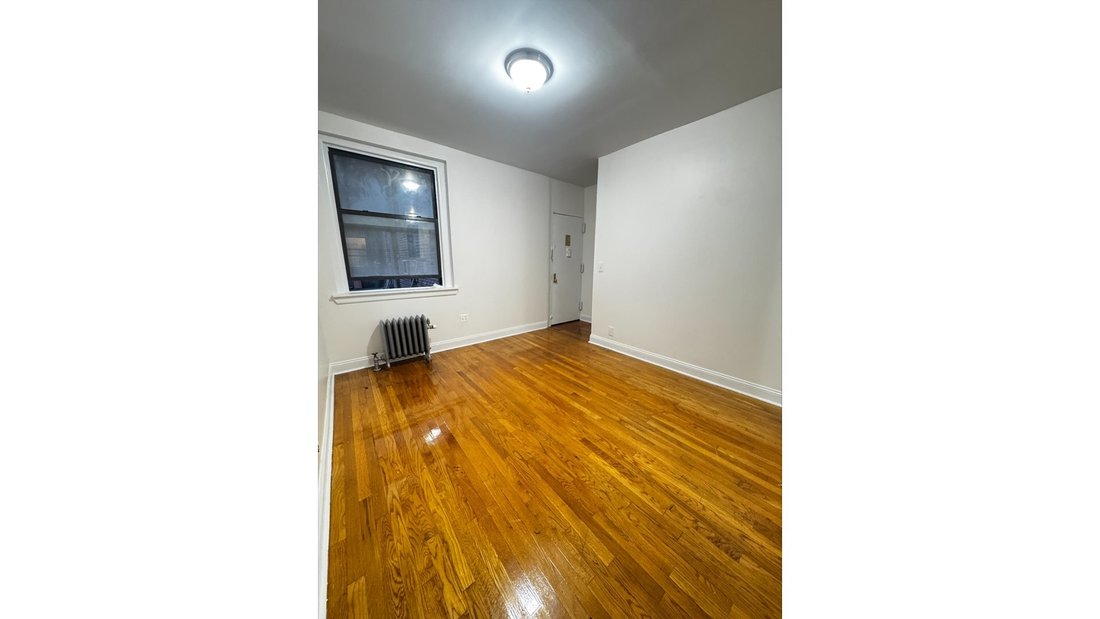 New York, New York, United States 4 - 18711859