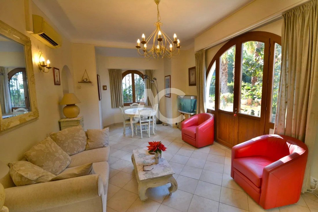 House in Fontmerle, Antibes, France 5 - 16831336