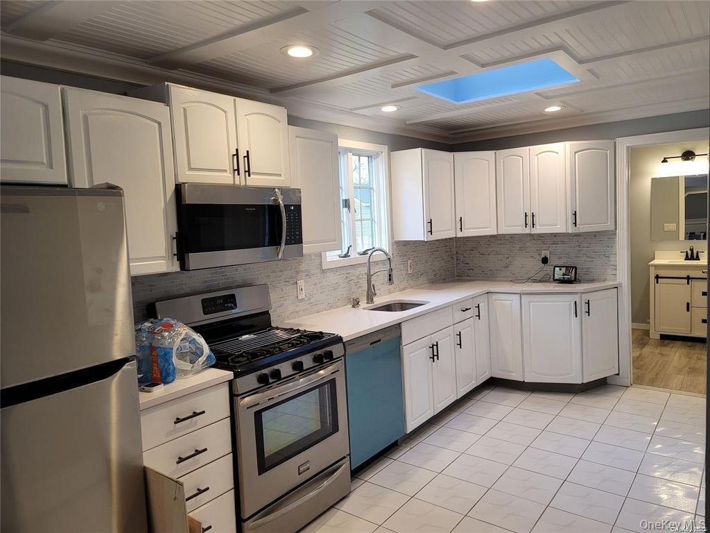 House in Mastic Beach, New York, United States 2 - 18713689