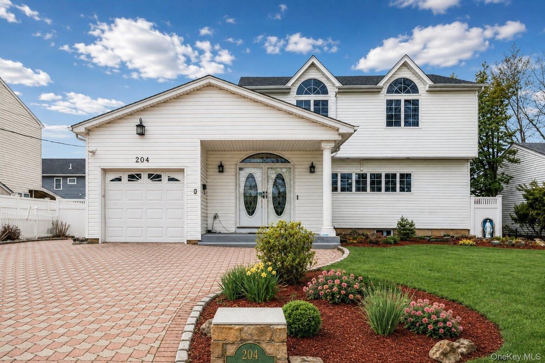House in Massapequa Park, New York, United States 1 - 18710284