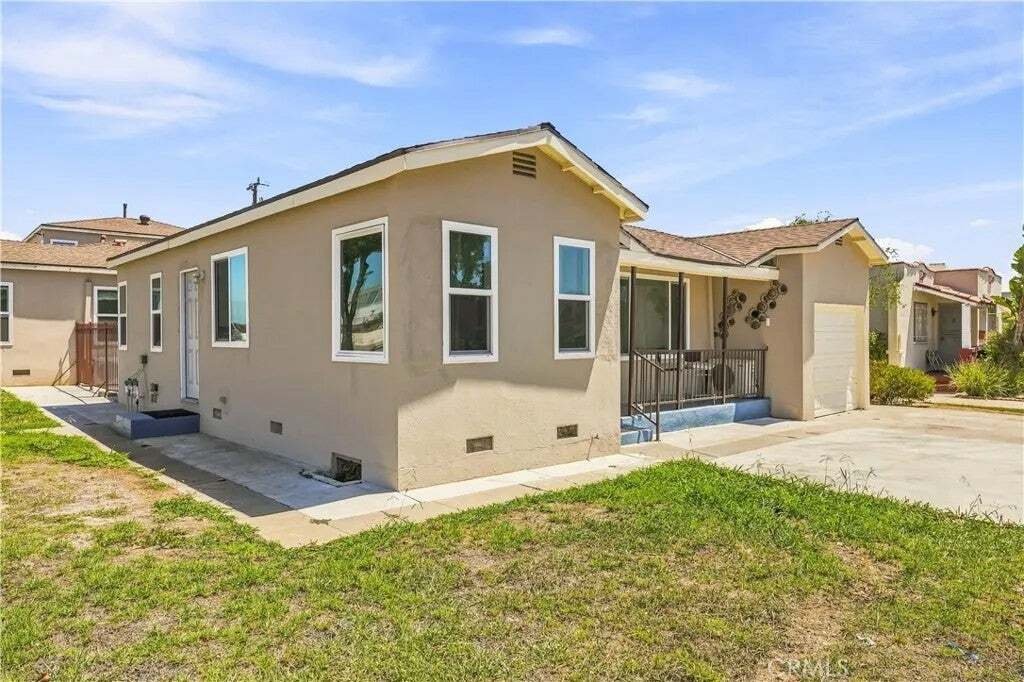 Alhambra, California, United States 2 - 18703225