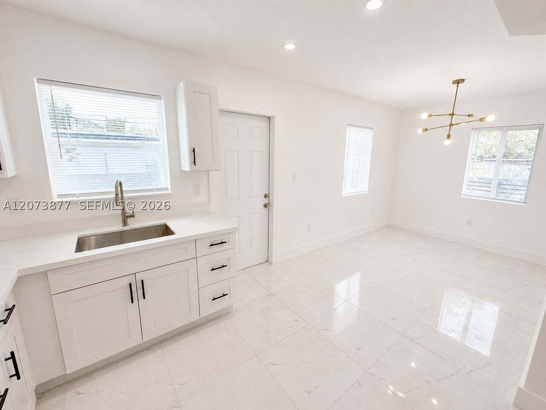 House in Miami, Florida, United States 3 - 18708552