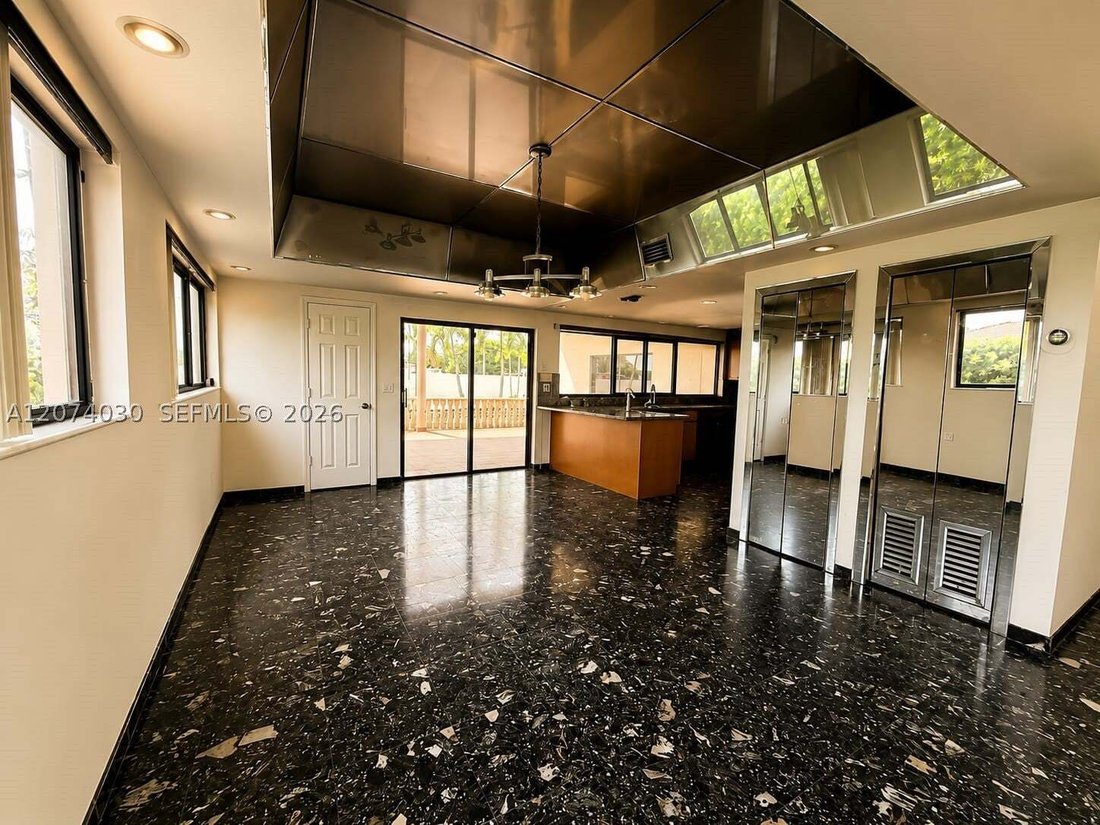 House in Hialeah, Florida, United States 4 - 18703103