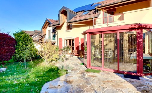 House in Bussigny, Vaud, Switzerland 1