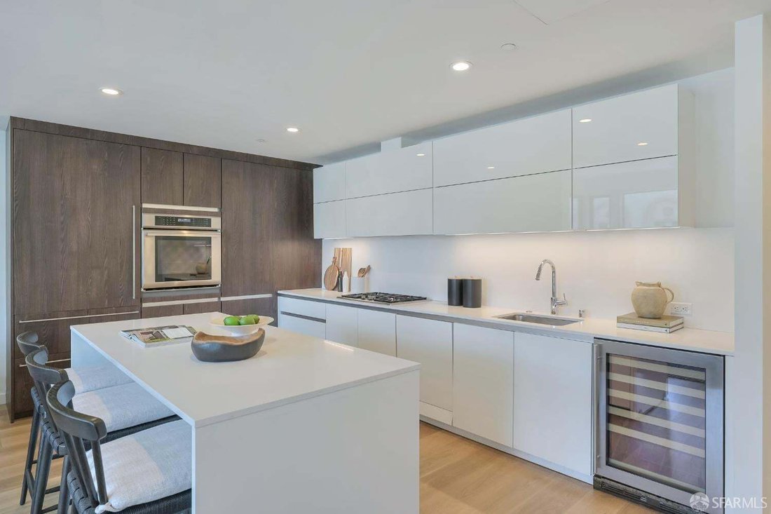Condo in San Francisco, California, United States 3 - 18706982