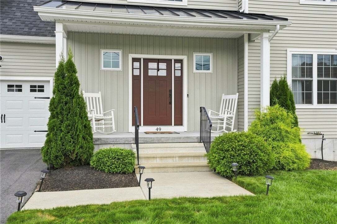 House in Johnston, Rhode Island, United States 3 - 18703346
