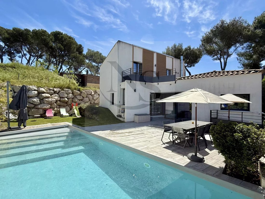 Villa in Cabriès, Provence-Alpes-Côte d'Azur, France 1 - 15648158