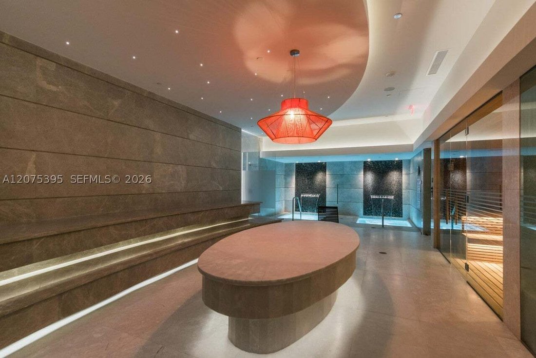 Condo in Miami, Florida, United States 5 - 18706032