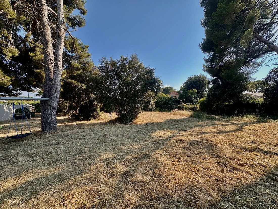 Land in Six-Fours-les-Plages, Provence-Alpes-Côte d'Azur, France 5 - 18710860