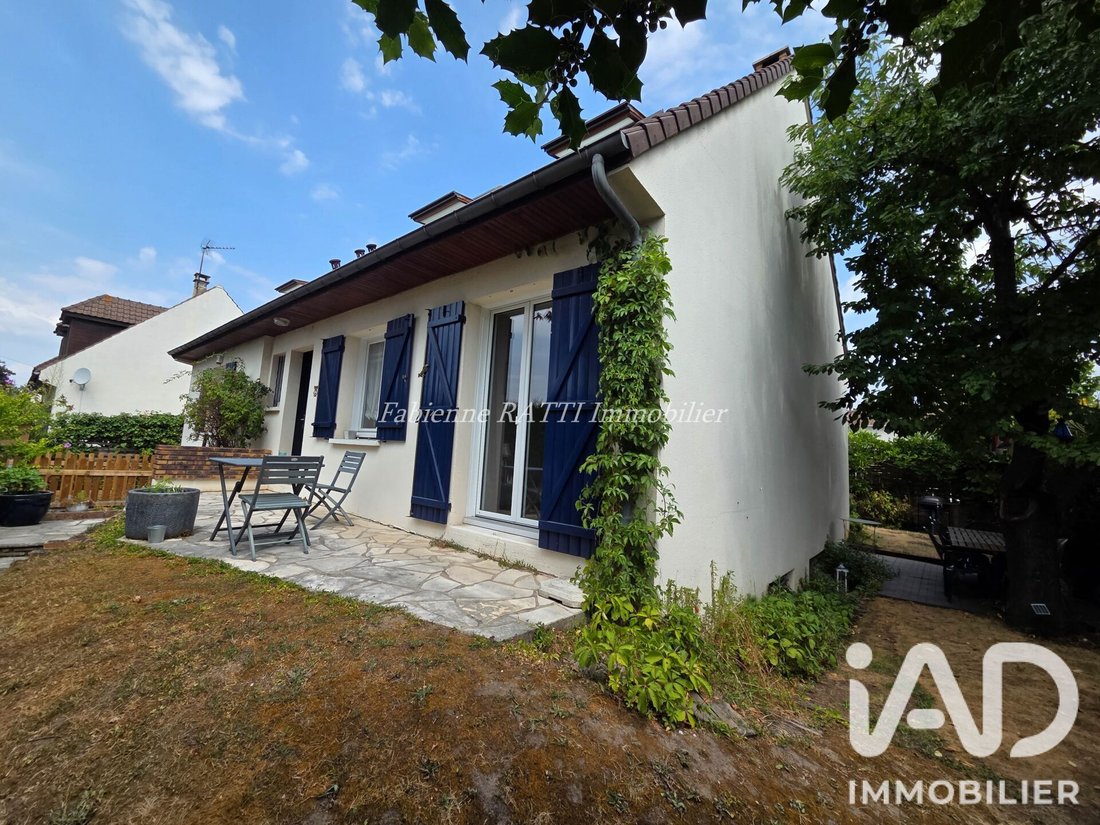House in Les Champs Guillaume, Cormeilles-en-Parisis, France 2 - 18713779