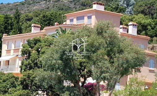 Apartment in Rayol-Canadel-sur-Mer, Provence-Alpes-Côte d'Azur, France 1