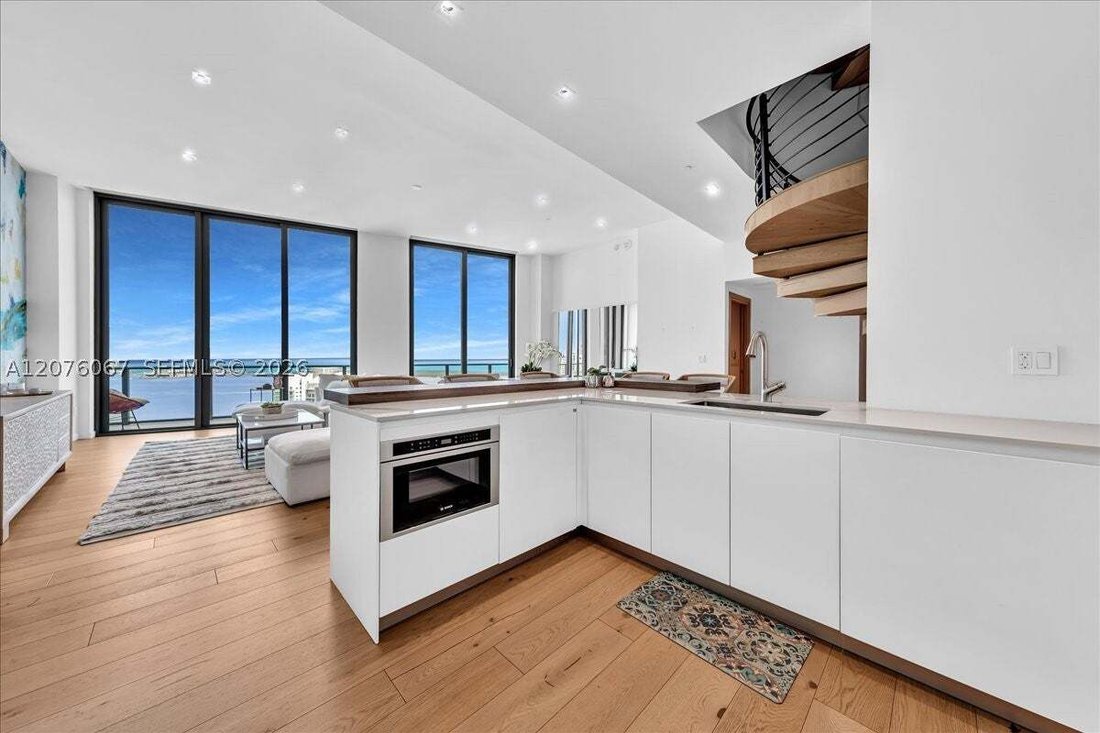 Condo in Miami, Florida, United States 5 - 18711418