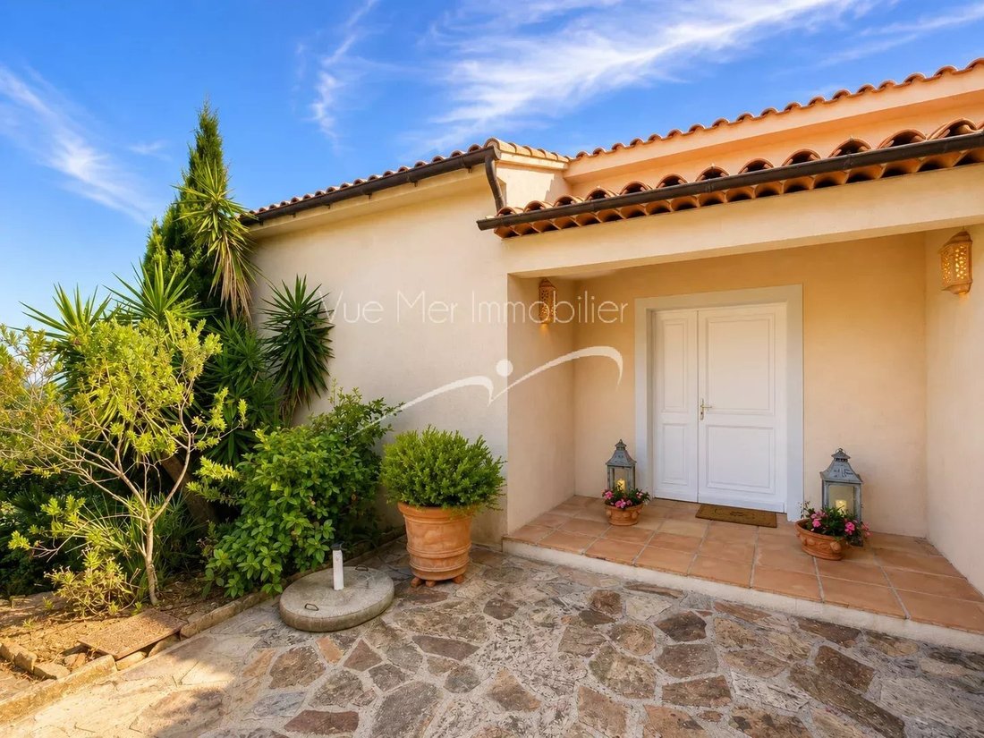 Villa in Le Lavandou, Provence-Alpes-Côte d'Azur, France 4 - 18110263