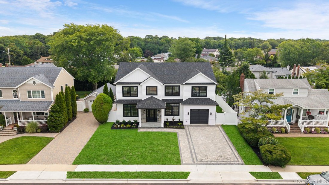 House in Wantagh, New York, United States 1 - 18704795