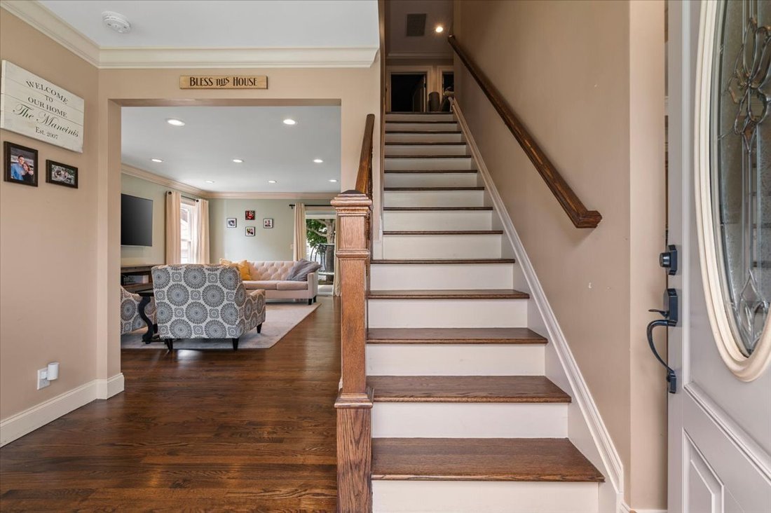 House in Bethpage, New York, United States 4 - 18704167