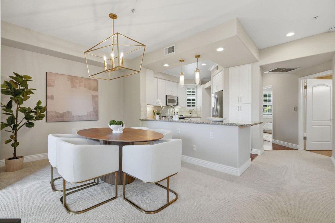 Condo in San Mateo, California, United States 5 - 18705708