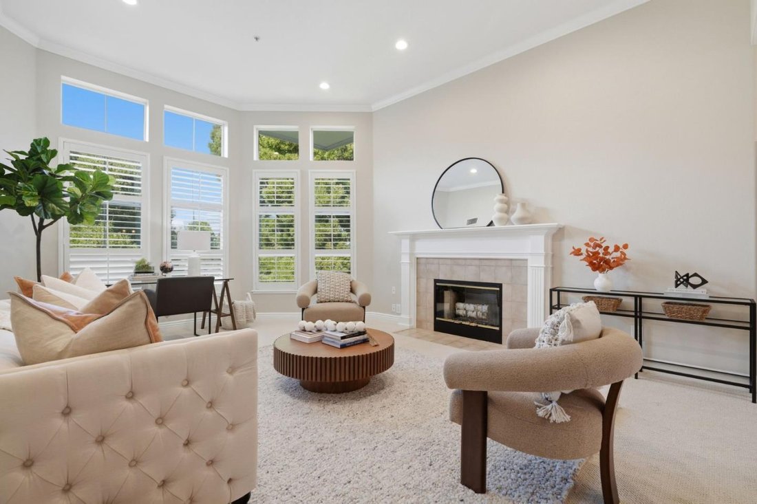 Condo in San Mateo, California, United States 3 - 18705708