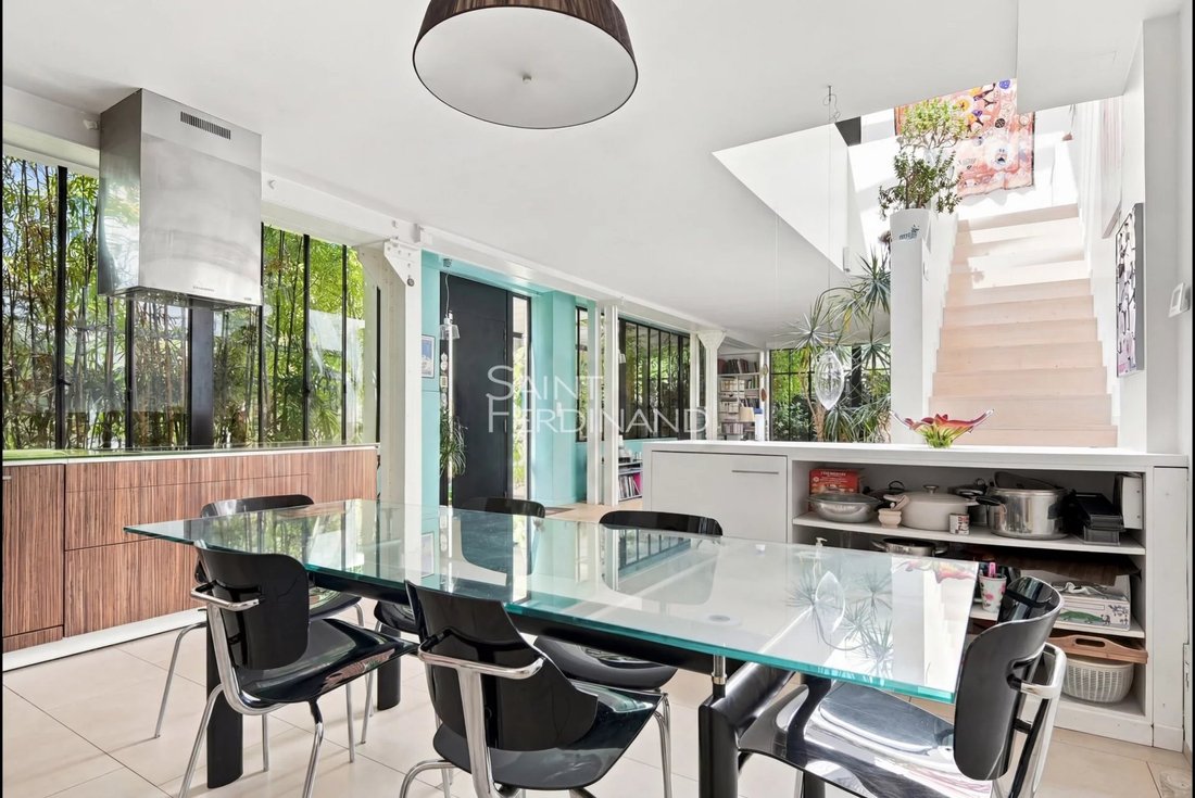 Apartment in Grandes Carrières-Clichy, Paris 18e Arrondissement, Paris 4 - 18710535