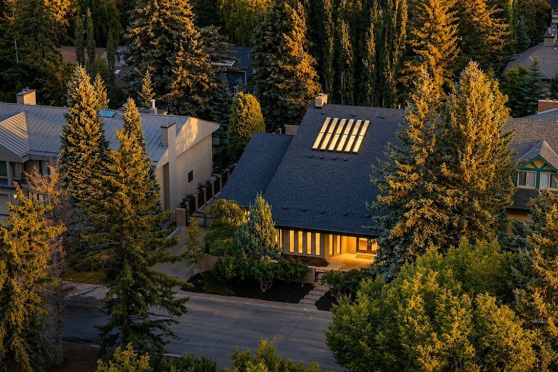 House in Calgary, Alberta, Canada 1 - 18704026