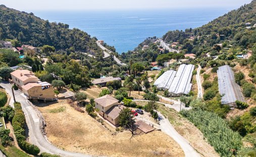Land in Èze, Provence-Alpes-Côte d'Azur, Frankreich 1