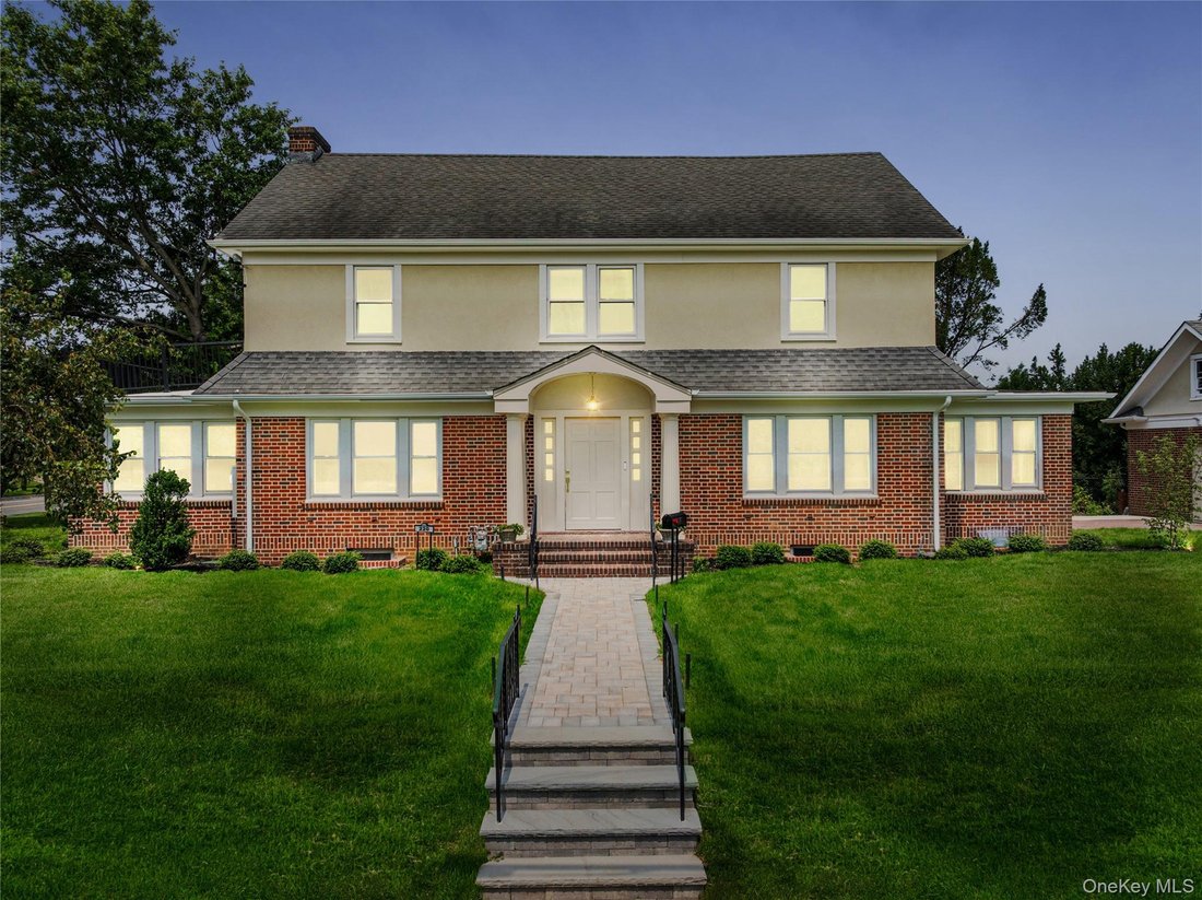 Haus in Mineola, New York, Vereinigte Staaten 1 - 18702537