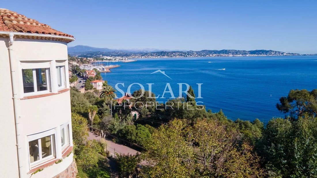 House in Théoule-sur-Mer, Provence-Alpes-Côte d'Azur, France 4 - 16576138