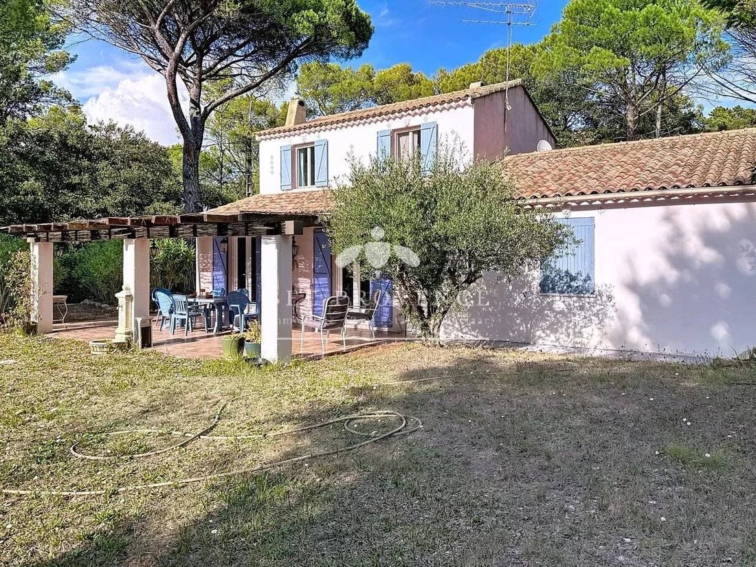 Villa à Besse-sur-Issole, Provence-Alpes-Côte d'Azur, France 1 - 16475747