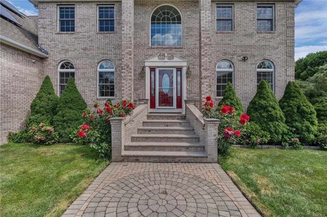 House in Lincoln, Rhode Island, United States 4 - 18708533