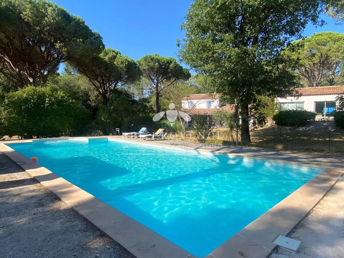 Villa à Besse-sur-Issole, Provence-Alpes-Côte d'Azur, France 2 - 16475747