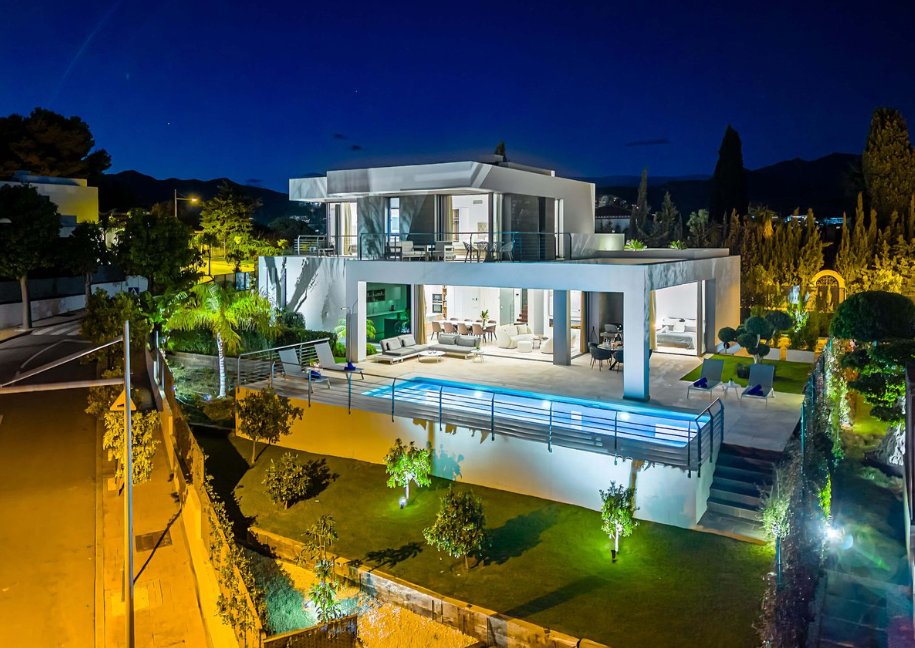 Villa in Estepona, Andalusia, Spain 1 - 18709012