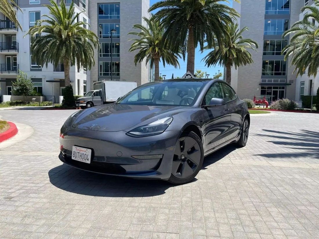 Sedan in Riverside, CA, United States 4 - 18710462
